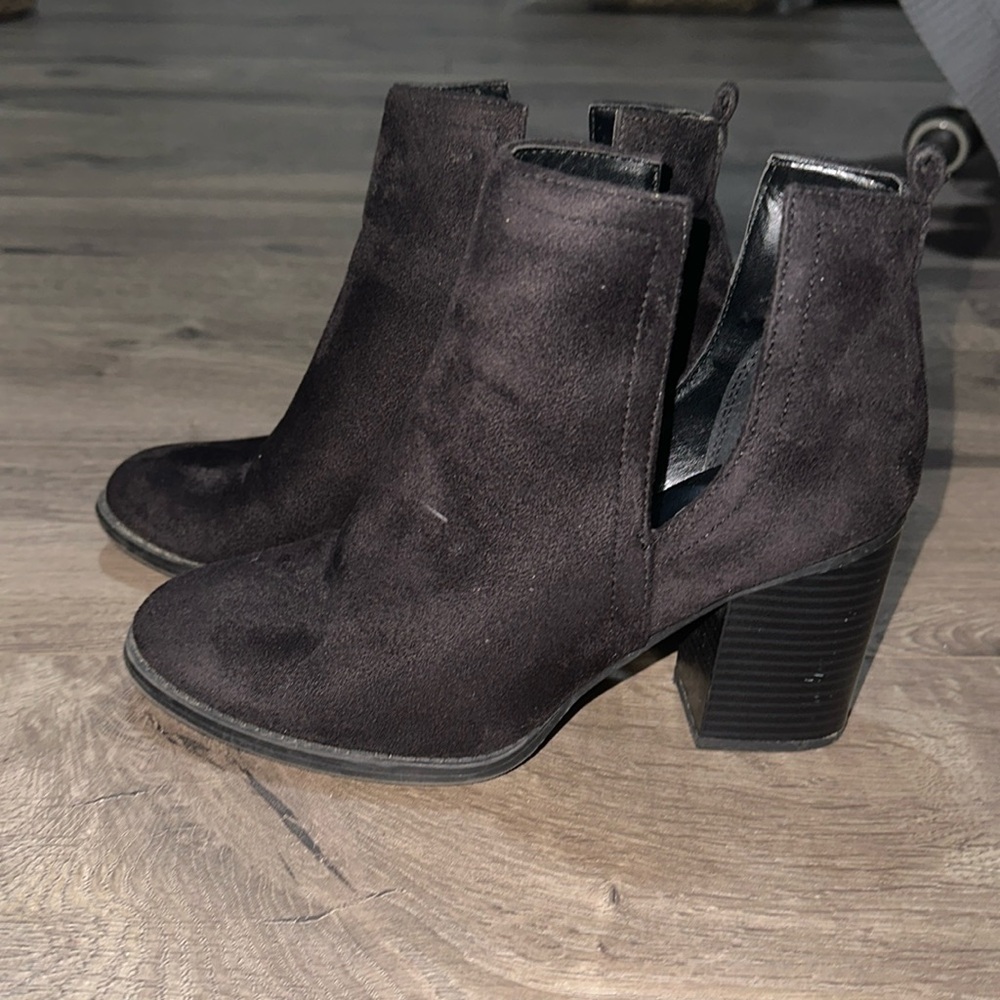 CUT OUT BOOTIES
